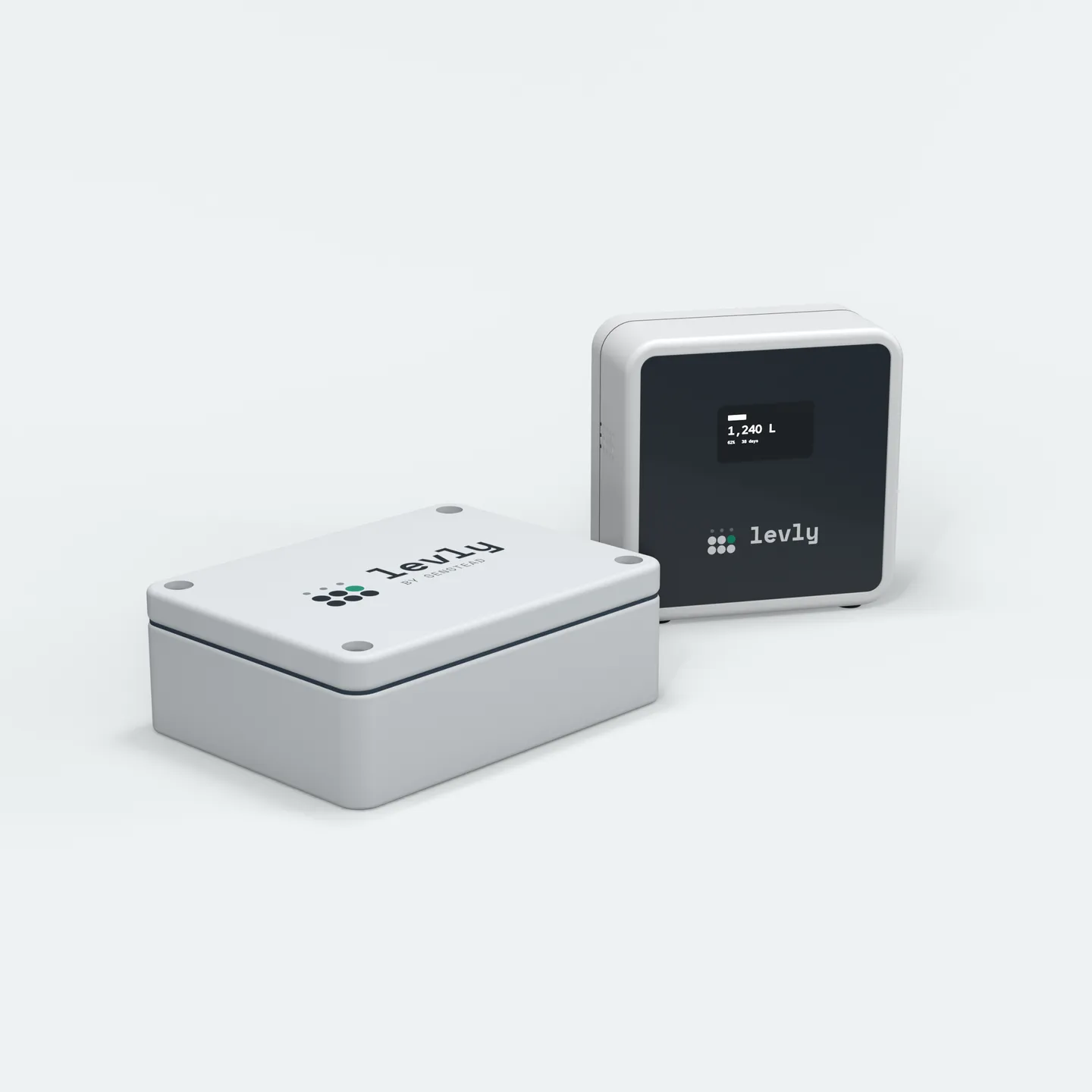 The Levly kit: the sensor, a white box with four screws on the lid, and the hub, its screen showing 1,240 L